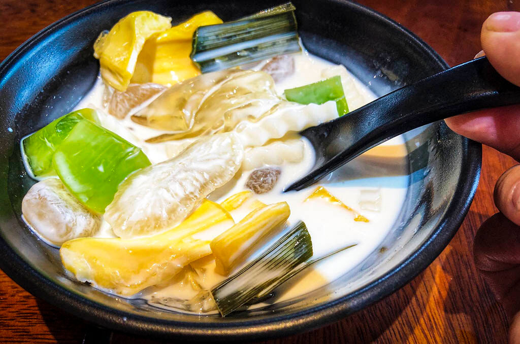 Taste authentic chè thốt nốt at Hue’s top dessert spots